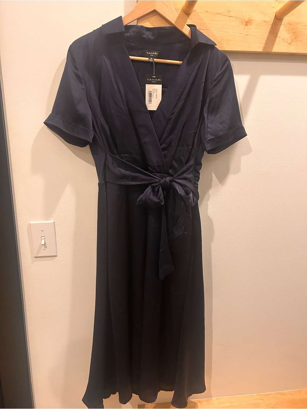 NWT Tahari ASL women’s navy blue dress with tie waist size 8 medium
